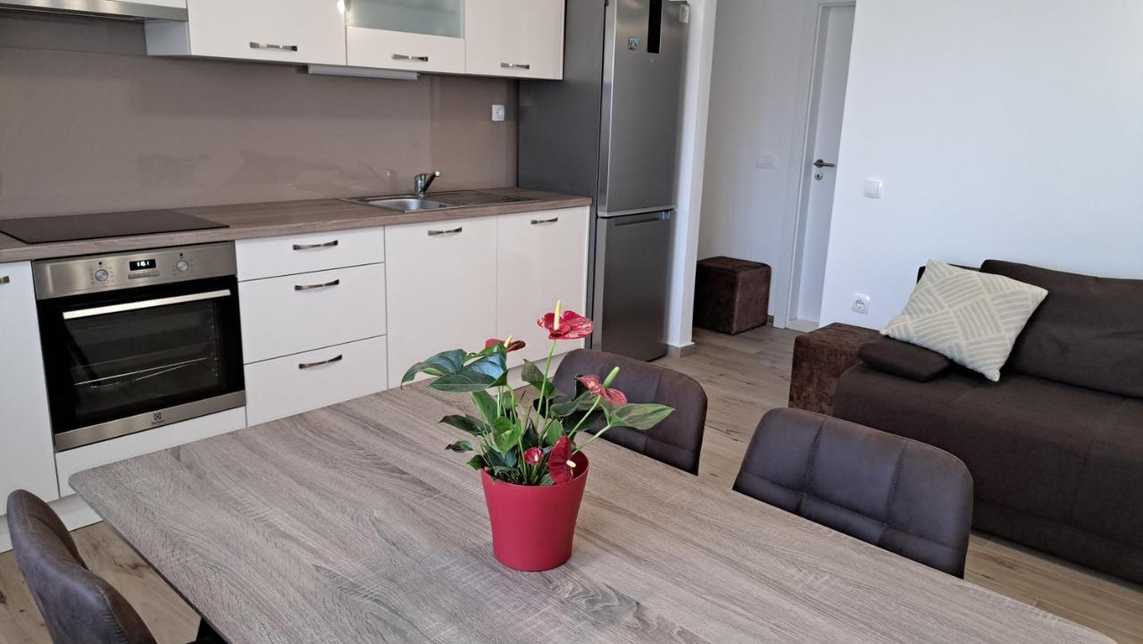 Holiday Apartman Kaštela Exteriör bild