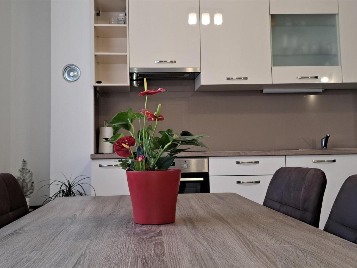 Holiday Apartman Kaštela Exteriör bild