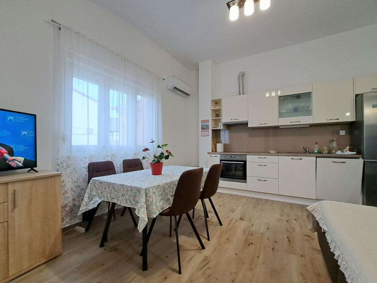Holiday Apartman Kaštela Exteriör bild